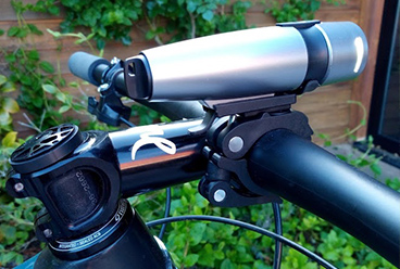 多乐游戏APP:志愿军“败家”战术：洪学智用废铁换美军弹药彭德怀拍桌喊绝！